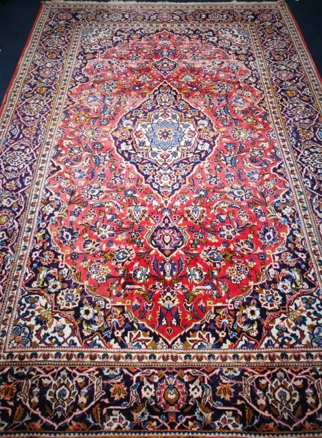 A Kashan carpet 300 x 200cm